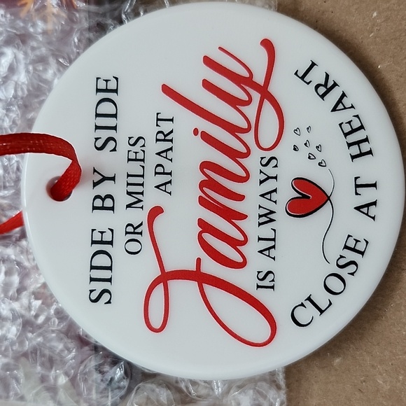 NIB "Good Friends" Acrylic and " Family" Ceramic  Holiday Ornaments Set - Picture 11 of 16